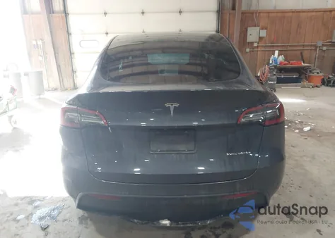 2021 Tesla Model Y Long Range Dual Motor All-Wheel Drive z USA, uszkodzony, nr VIN 5YJYGDEE9MF239614